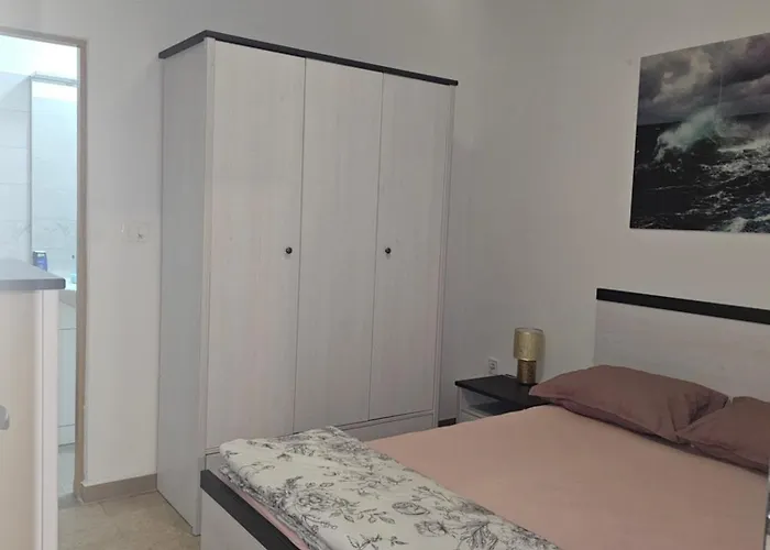 Marko 3 Bedrooms Apartment Pula