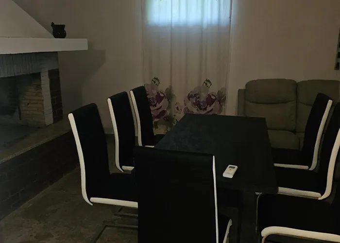 Apartment Marko 3 Bedrooms Pula