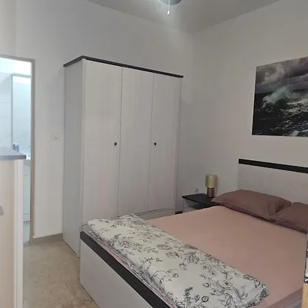 Marko 3 Bedrooms דירה פולה